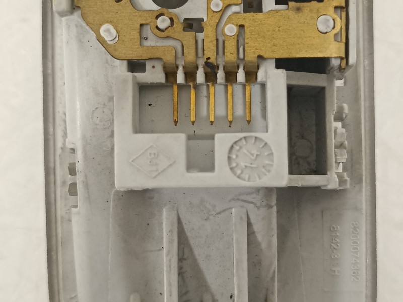 Recambio de luz interior para renault kangoo profesional referencia OEM IAM 8200074362  