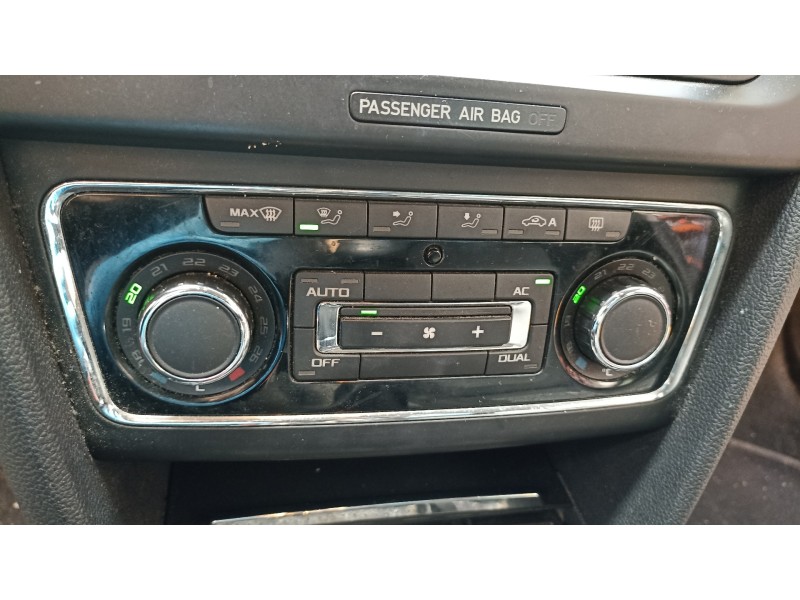 Recambio de mando climatizador para skoda suberb (3t4) active referencia OEM IAM 3T0907044AR 5HB009749 