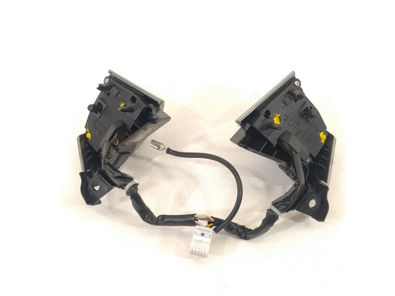 Recambio de mando volante para toyota auris luna+ referencia OEM IAM 8425002150  