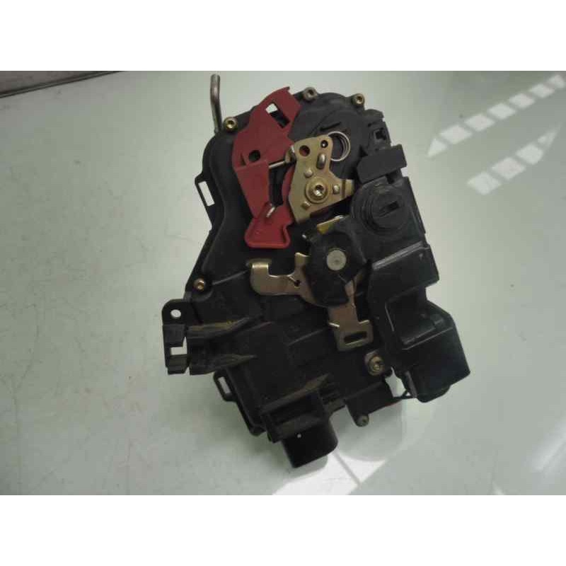 Recambio de cerradura puerta trasera izquierda para audi a4 avant (8e) 2.5 tdi (114kw) referencia OEM IAM 8E0839015C  