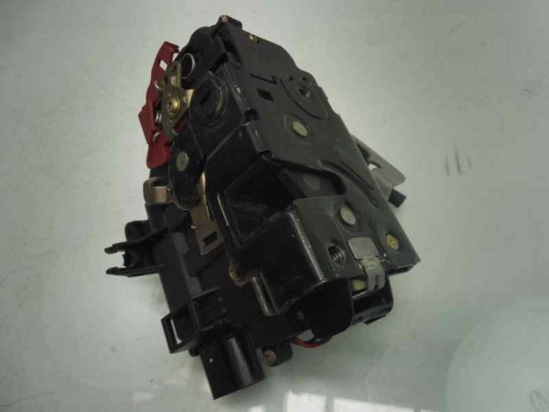 Recambio de cerradura puerta trasera izquierda para audi a4 avant (8e) 2.5 tdi (114kw) referencia OEM IAM 8E0839015C  