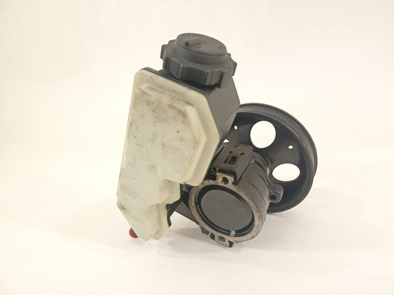 Recambio de bomba direccion para opel vectra b berlina básico referencia OEM IAM 90495957  