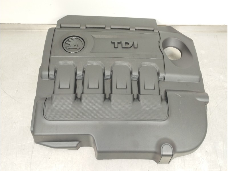 Recambio de tapa motor para skoda suberb (3t4) active referencia OEM IAM 04L103925C  