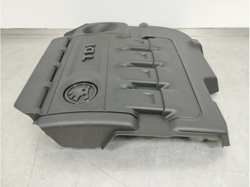 Recambio de tapa motor para skoda suberb (3t4) active referencia OEM IAM 04L103925C  