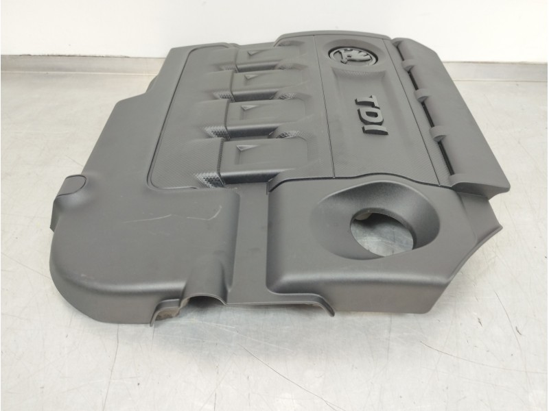 Recambio de tapa motor para skoda suberb (3t4) active referencia OEM IAM 04L103925C  