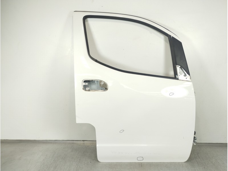 Recambio de puerta delantera derecha para nissan nv 200 (m20) evalia premium referencia OEM IAM   
