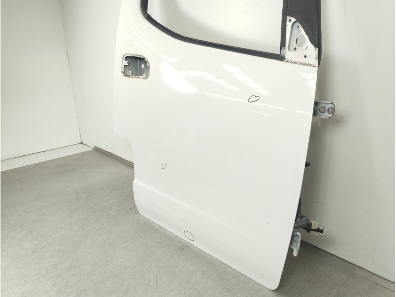 Recambio de puerta delantera derecha para nissan nv 200 (m20) evalia premium referencia OEM IAM   