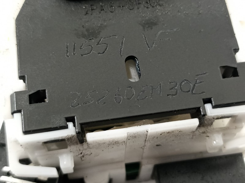 Recambio de mando limpia para nissan nv 200 (m20) evalia premium referencia OEM IAM 25260EM30E  