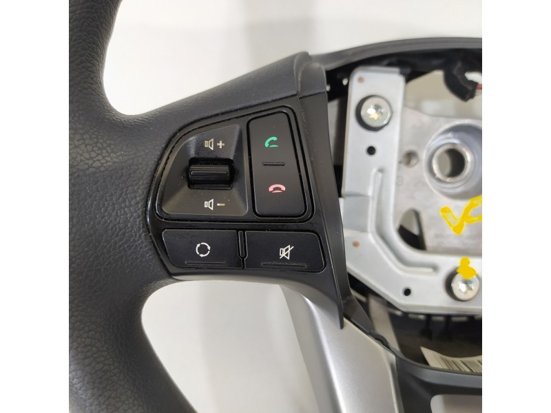 Recambio de volante para kia rio 1.4 cat referencia OEM IAM 561301W000  