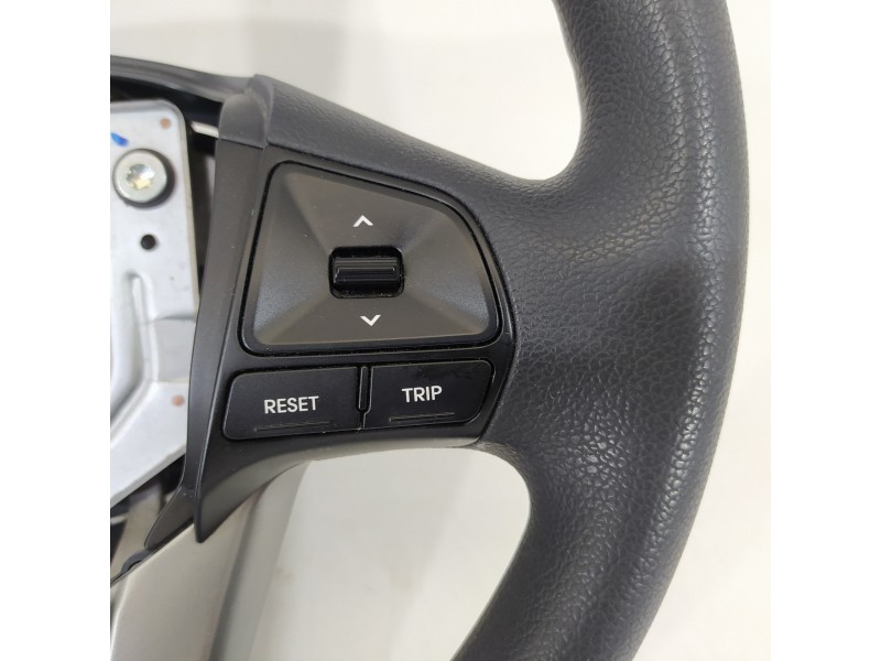 Recambio de volante para kia rio 1.4 cat referencia OEM IAM 561301W000  