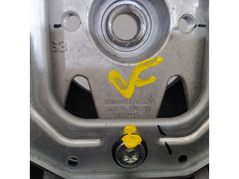 Recambio de volante para kia rio 1.4 cat referencia OEM IAM 561301W000  