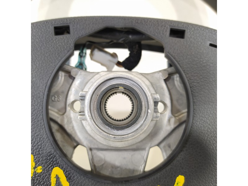 Recambio de volante para kia rio 1.4 cat referencia OEM IAM 561301W000  