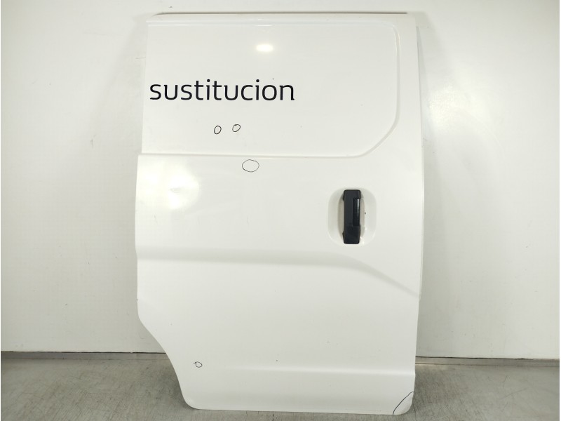 Recambio de puerta lateral corredera derecha para nissan nv 200 (m20) evalia premium referencia OEM IAM   