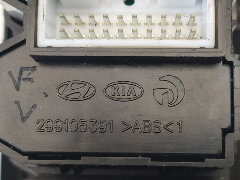 Recambio de mando multifuncion para kia rio 1.4 cat referencia OEM IAM 937001W890 299105391 