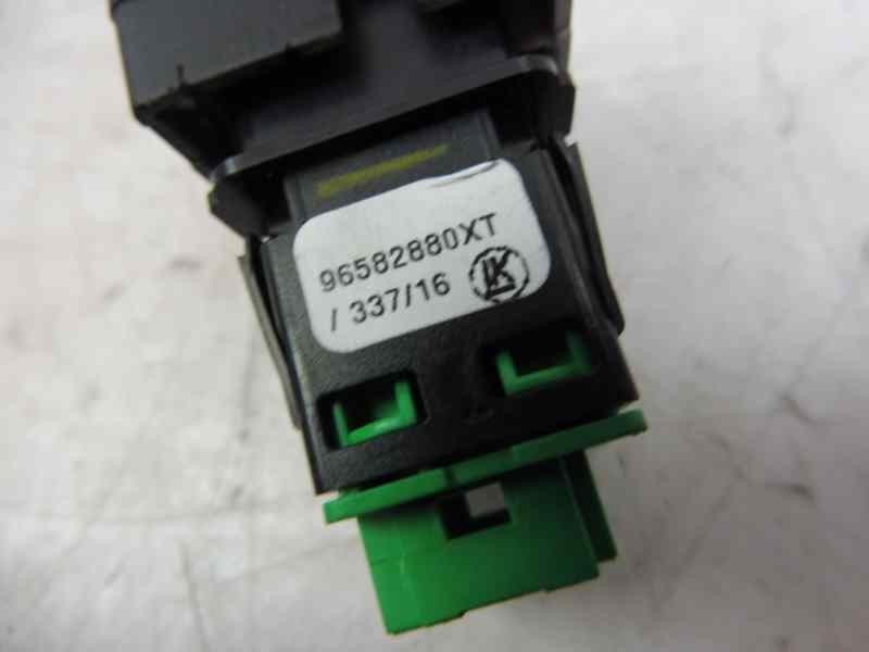 Recambio de mando multifuncion para citroën berlingo cuadro club l2 referencia OEM IAM 96582880XT  