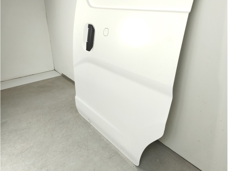 Recambio de puerta lateral corredera izquierda para nissan nv 200 (m20) evalia premium referencia OEM IAM   