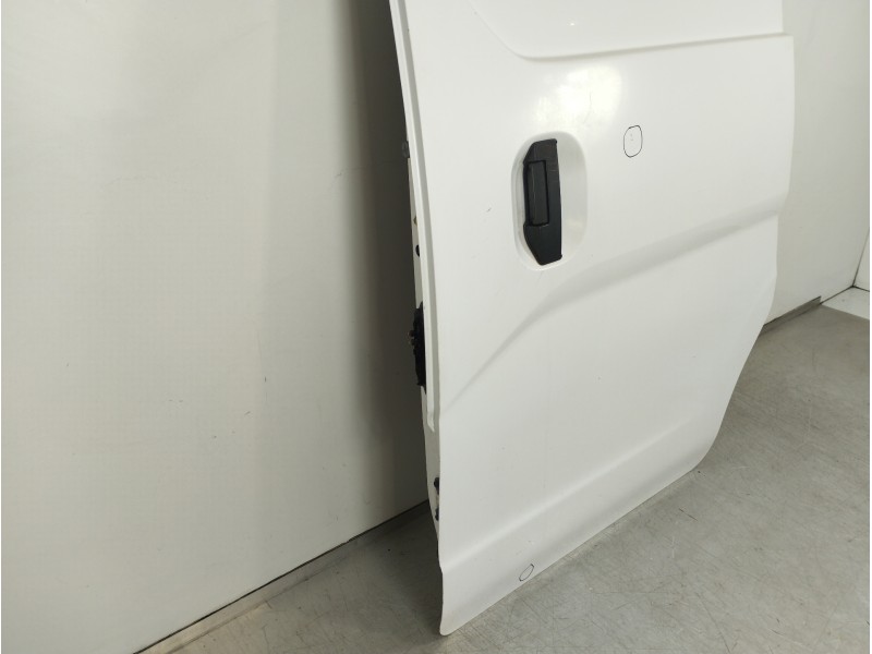 Recambio de puerta lateral corredera izquierda para nissan nv 200 (m20) evalia premium referencia OEM IAM   