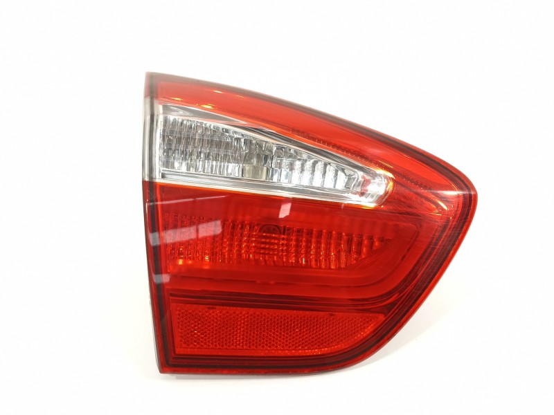 Recambio de piloto trasero izquierdo en porton para kia rio 1.4 cat referencia OEM IAM 924031W200  