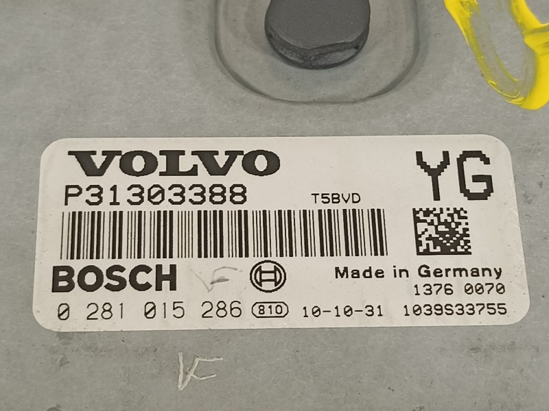 Recambio de centralita motor uce para volvo v60 kombi 2.4 diesel cat referencia OEM IAM 31303388 0281015286 