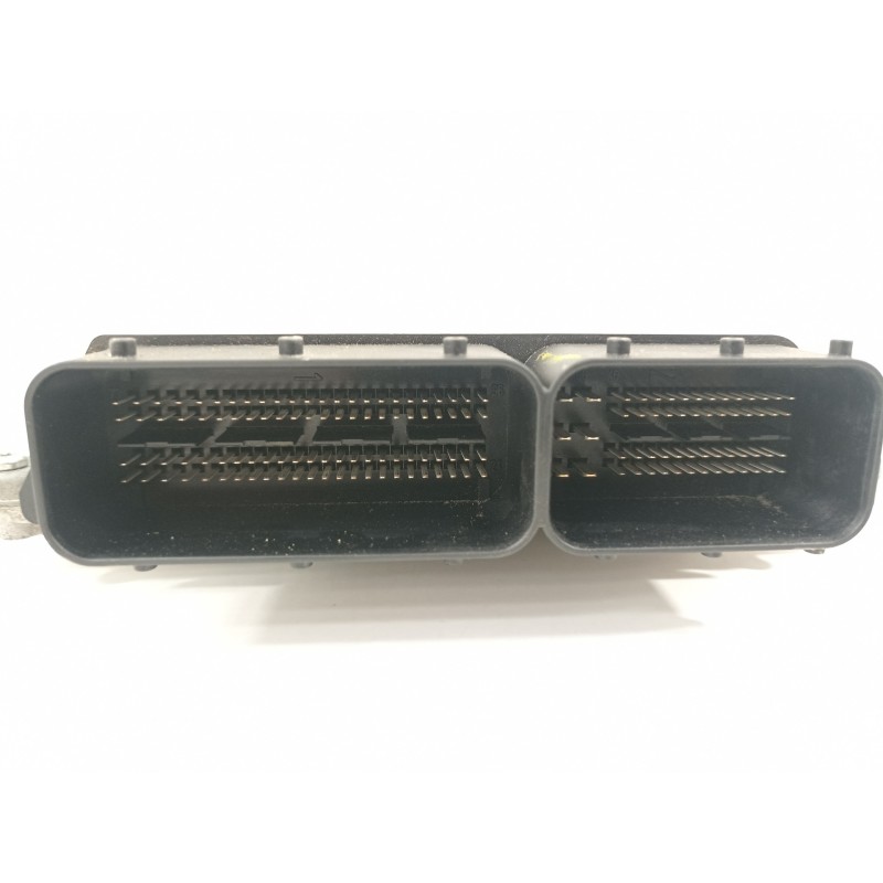 Recambio de centralita motor uce para volvo v60 kombi 2.4 diesel cat referencia OEM IAM 31303388 0281015286 