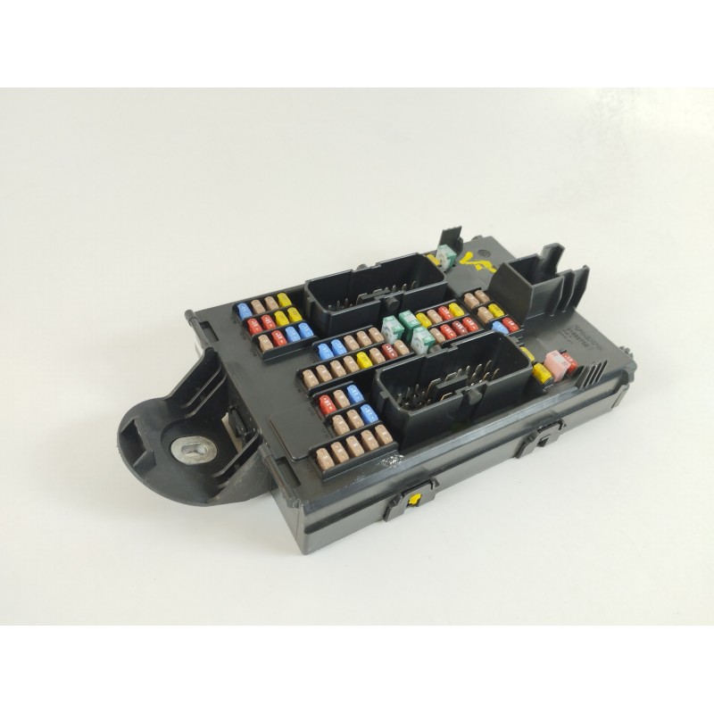 Recambio de caja reles / fusibles para volvo xc60 kinetic 2wd referencia OEM IAM 32209198 31682732 