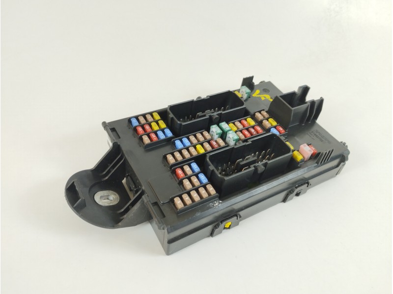 Recambio de caja reles / fusibles para volvo xc60 kinetic 2wd referencia OEM IAM 32209198 31682732 