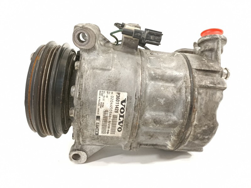 Recambio de compresor aire acondicionado para volvo v60 kombi 2.4 diesel cat referencia OEM IAM 36011428  
