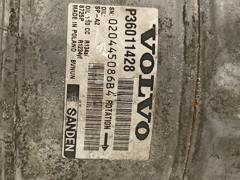 Recambio de compresor aire acondicionado para volvo v60 kombi 2.4 diesel cat referencia OEM IAM 36011428  