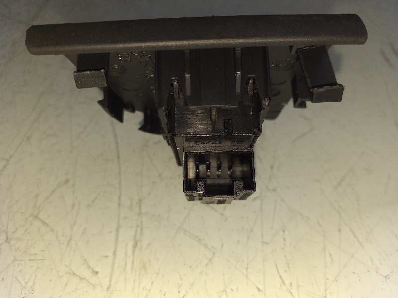 Recambio de mando elevalunas delantero derecho para skoda octavia lim. (5e3) elegance referencia OEM IAM 5E0959855  