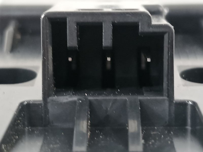 Recambio de mando elevalunas delantero izquierdo para volvo v60 kombi 2.4 diesel cat referencia OEM IAM 31272011  