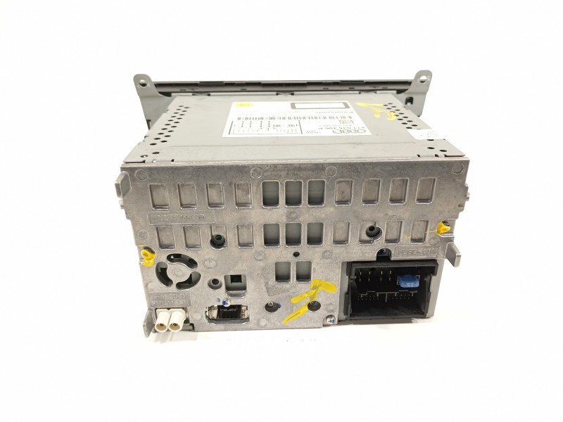 Recambio de sistema audio / radio cd para audi a4 ber. (b8) básico referencia OEM IAM 8T1035186P  