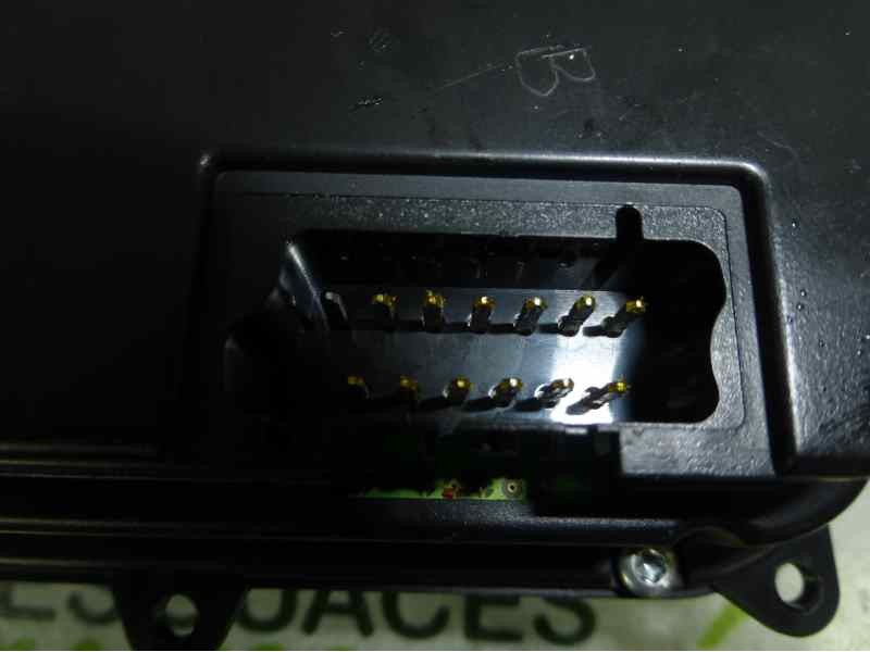 Recambio de mando climatizador para chrysler voyager (rg) 2.5 crd lx referencia OEM IAM P05127379AA 05127379AA 12239589