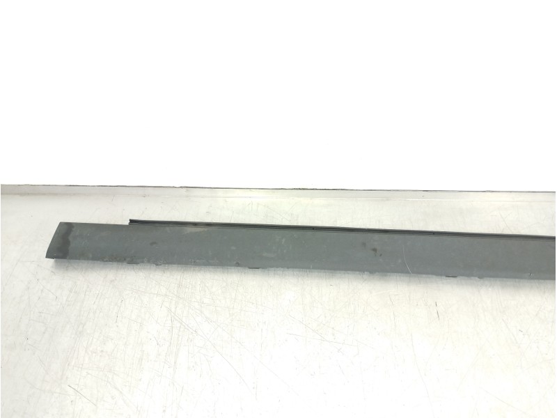 Recambio de faldon lateral para volvo xc60 kinetic 2wd referencia OEM IAM 31420622  