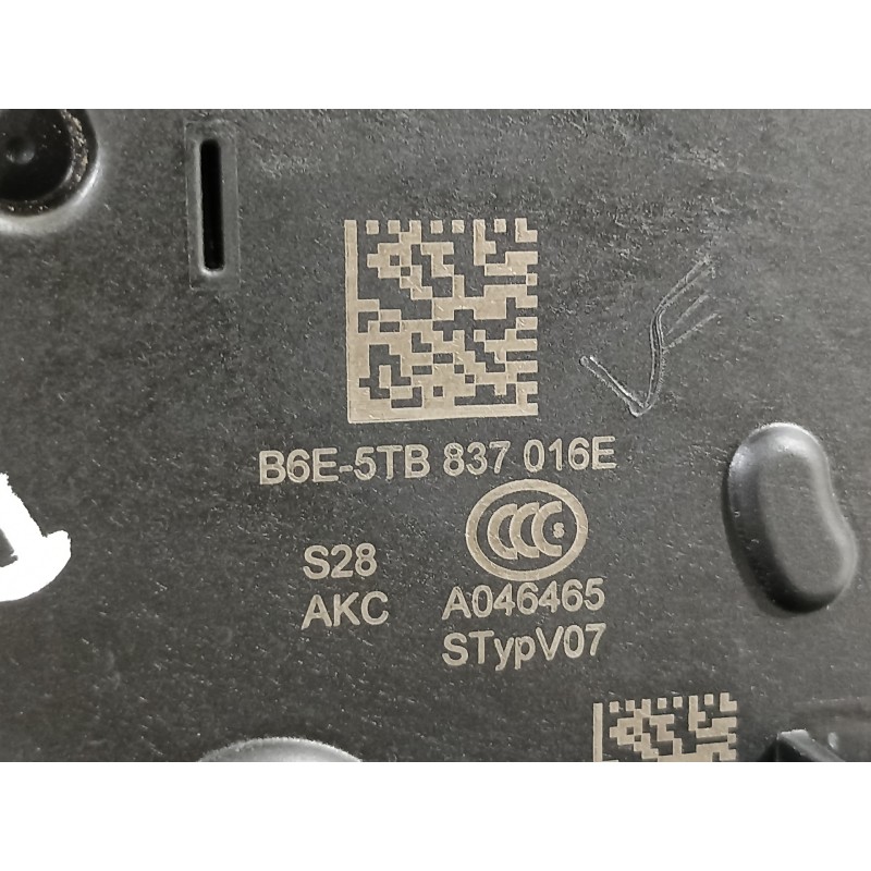 Recambio de cerradura puerta delantera derecha para audi a1 sportback (gba) 25 tfsi básico referencia OEM IAM 5TB837016E  