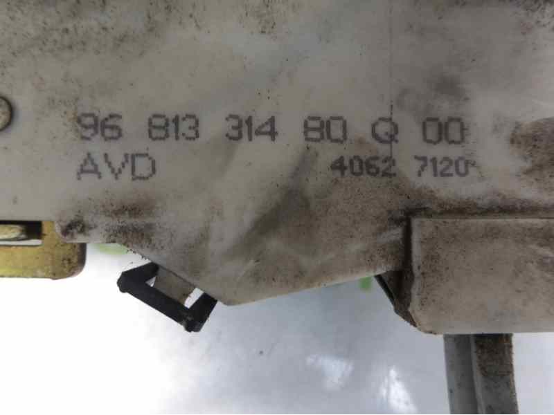 Recambio de cerradura puerta delantera derecha para citroën c4 berlina collection referencia OEM IAM 9681331480  