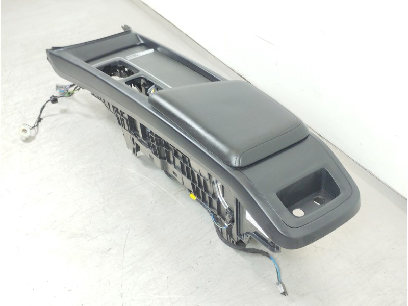 Recambio de apoyabrazos central para volvo xc60 kinetic 2wd referencia OEM IAM P31469700  