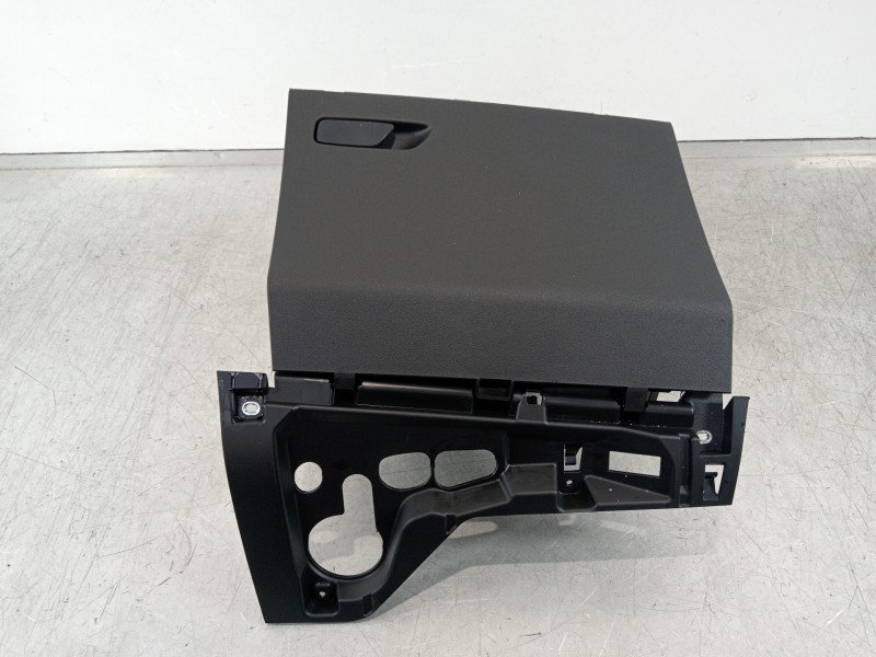 Recambio de guantera para audi a1 sportback (gba) 25 tfsi básico referencia OEM IAM 82B857035  