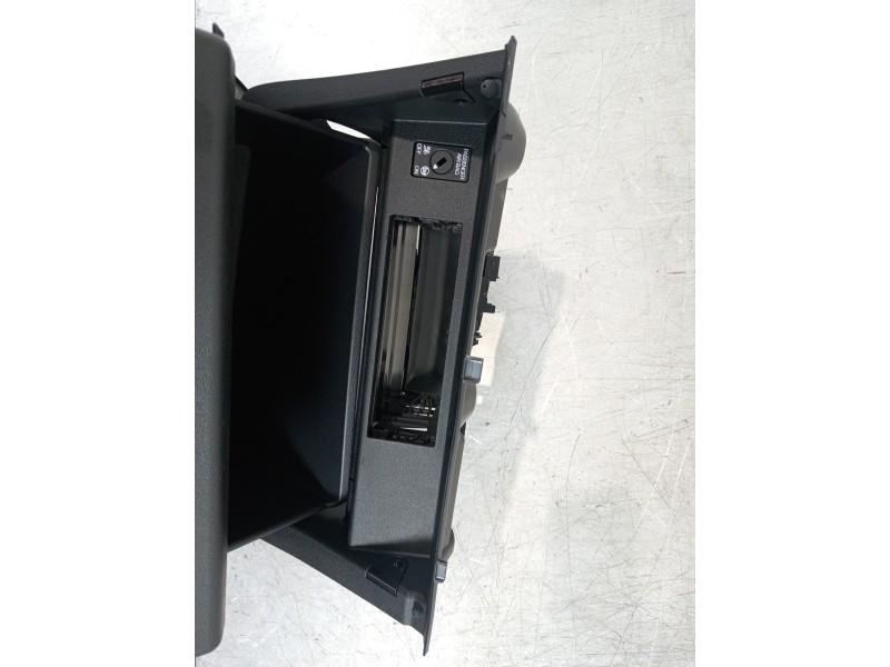 Recambio de guantera para audi a1 sportback (gba) 25 tfsi básico referencia OEM IAM 82B857035  