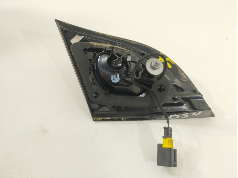 Recambio de piloto trasero derecho para ds 4 style referencia OEM IAM 9670272680  