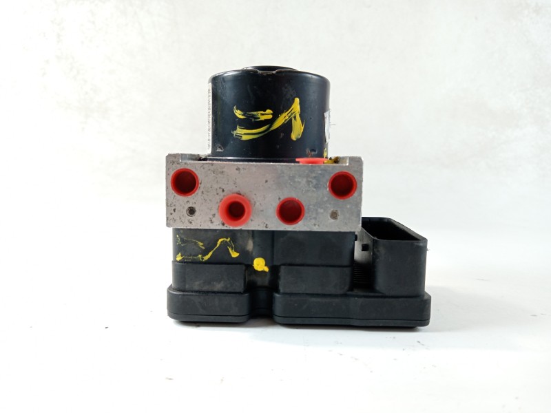 Recambio de abs para ford fiesta (cb1) ghia referencia OEM IAM 8V512M110AD  