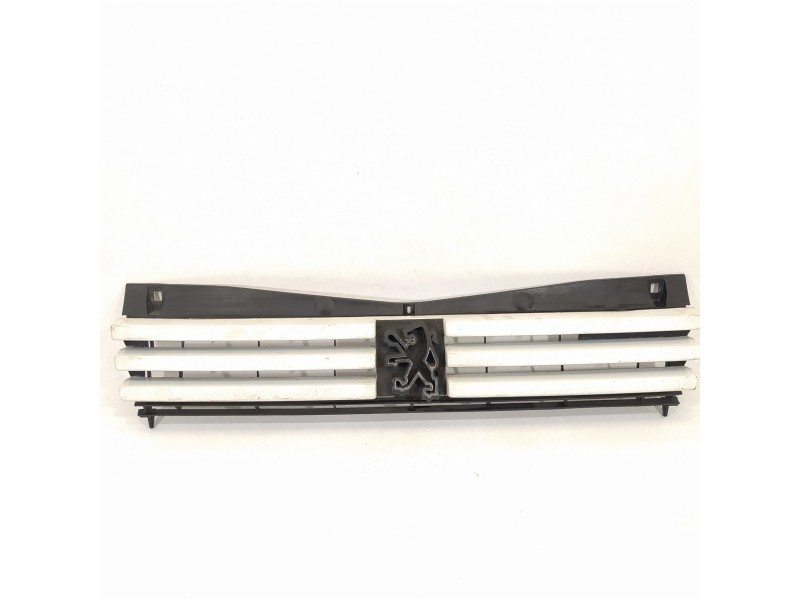 Recambio de rejilla delantera para peugeot 205 berlina 1.8 d generation referencia OEM IAM   