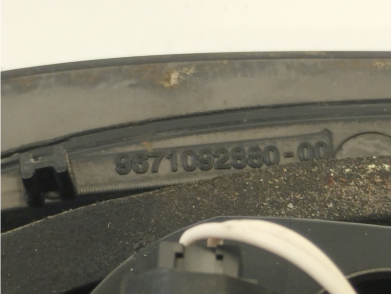 Recambio de piloto trasero izquierdo para ds 4 style referencia OEM IAM 9671092880  