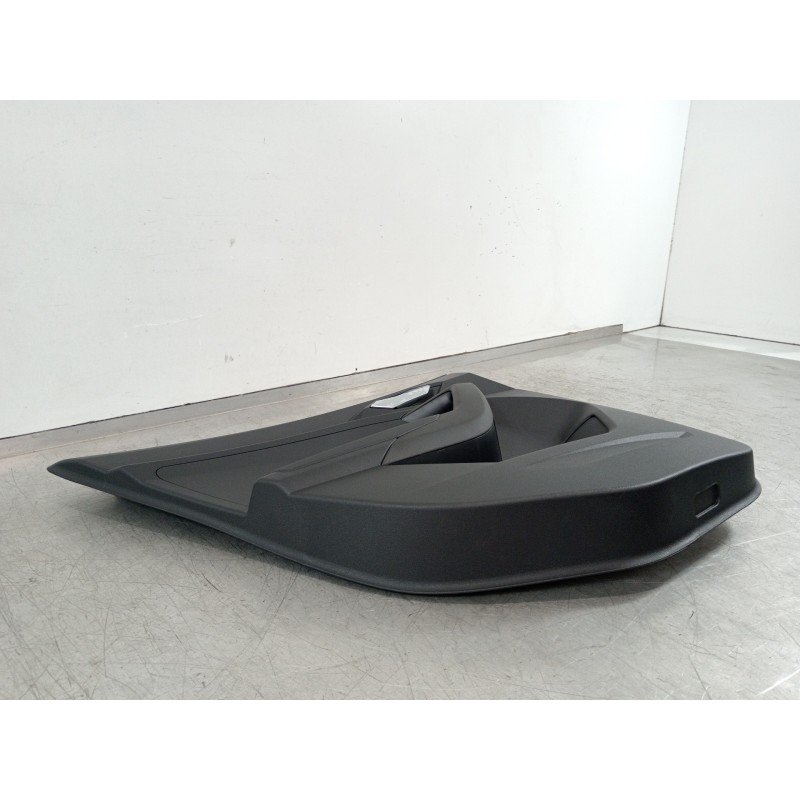 Recambio de guarnecido puerta trasera izquierda para audi a1 sportback (gba) 25 tfsi básico referencia OEM IAM 82G867377  