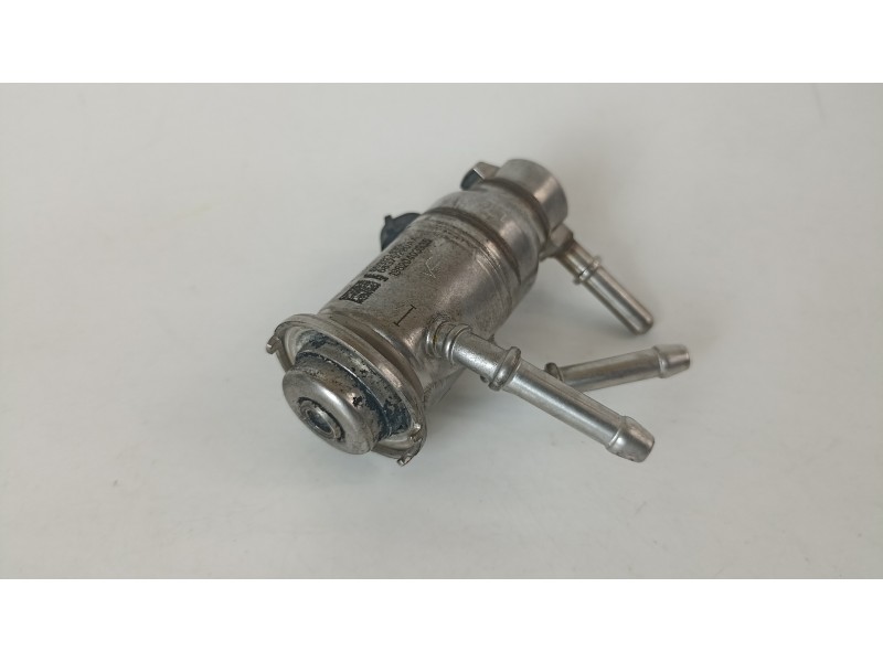 Recambio de inyector para fiat 500 l living (351) lounge referencia OEM IAM 55283499 68375220AA 