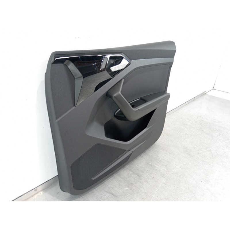 Recambio de guarnecido puerta delantera derecha para audi a1 sportback (gba) 25 tfsi básico referencia OEM IAM 82B867178  