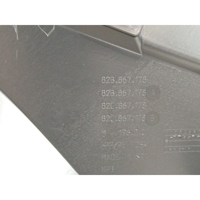 Recambio de guarnecido puerta delantera derecha para audi a1 sportback (gba) 25 tfsi básico referencia OEM IAM 82B867178  