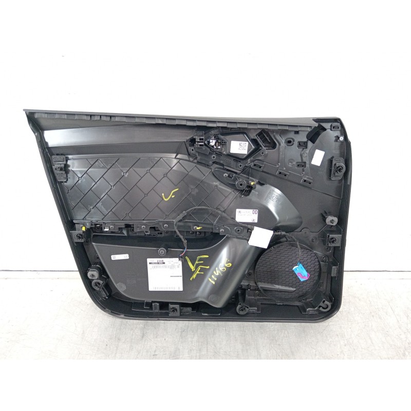 Recambio de guarnecido puerta delantera derecha para audi a1 sportback (gba) 25 tfsi básico referencia OEM IAM 82B867178  