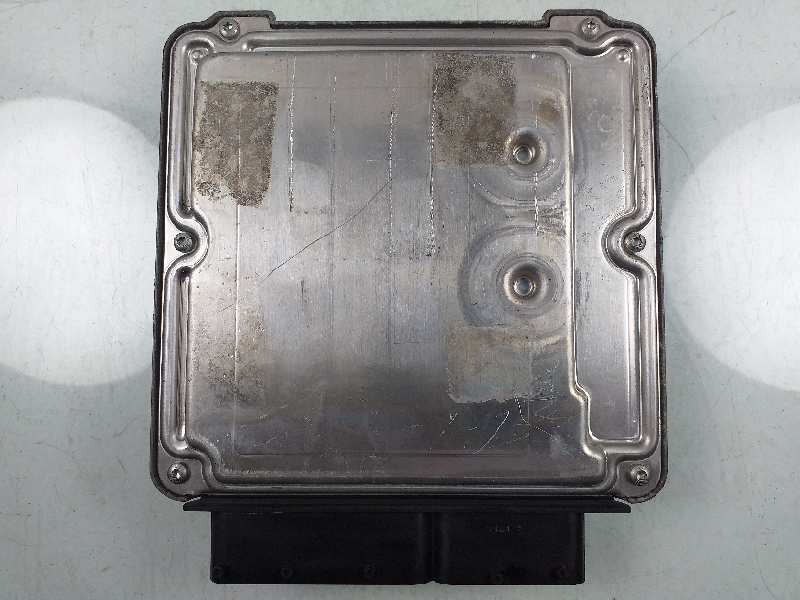 Recambio de centralita motor uce para volkswagen golf v berlina (1k1) trendline referencia OEM IAM 03G906016CB 0281011900 