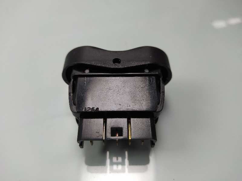 Recambio de mando elevalunas delantero izquierdo para dacia duster laureate 4x2 referencia OEM IAM 8200602227  