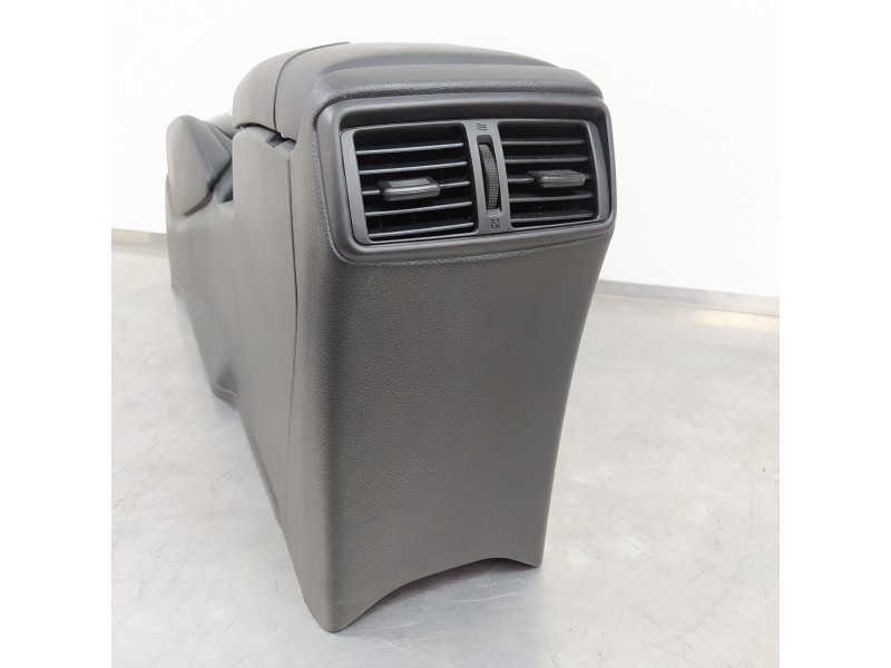 Recambio de apoyabrazos central para nissan x-trail (t32) connect referencia OEM IAM 969PA6FK0A 969PA6MA0B 
